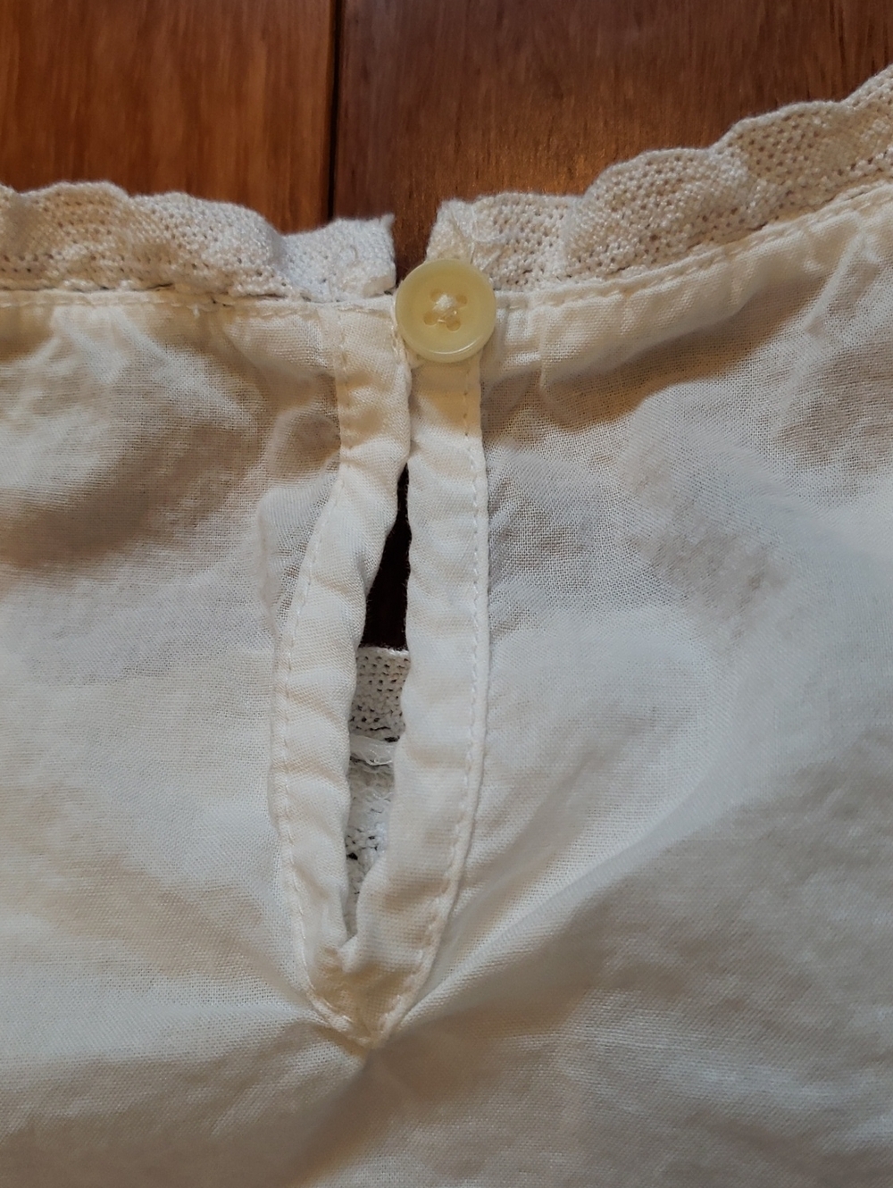 J. Crew Women's XS White Ruffled Eyelet Neckline Blouse - Picture 7 of 8